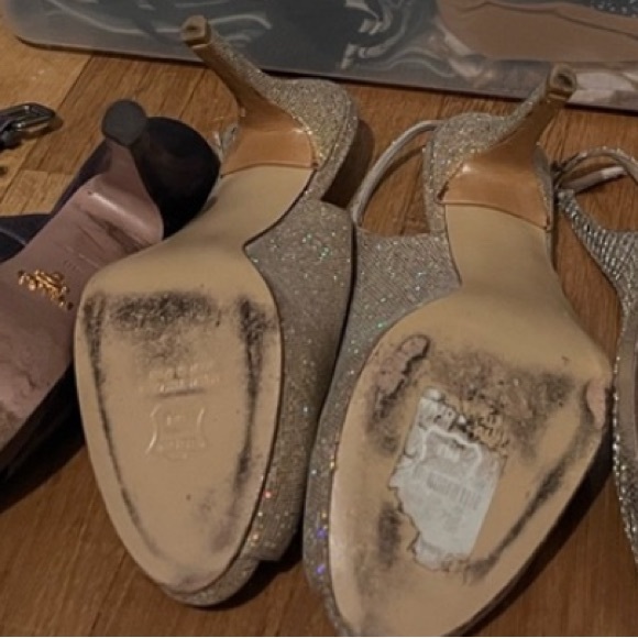 Stuart Weitzman Gold sparkly open toed slingback 9 - Picture 9 of 9